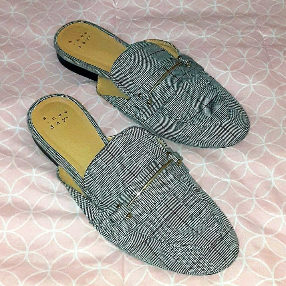 Loafers - Picture 2 of 3